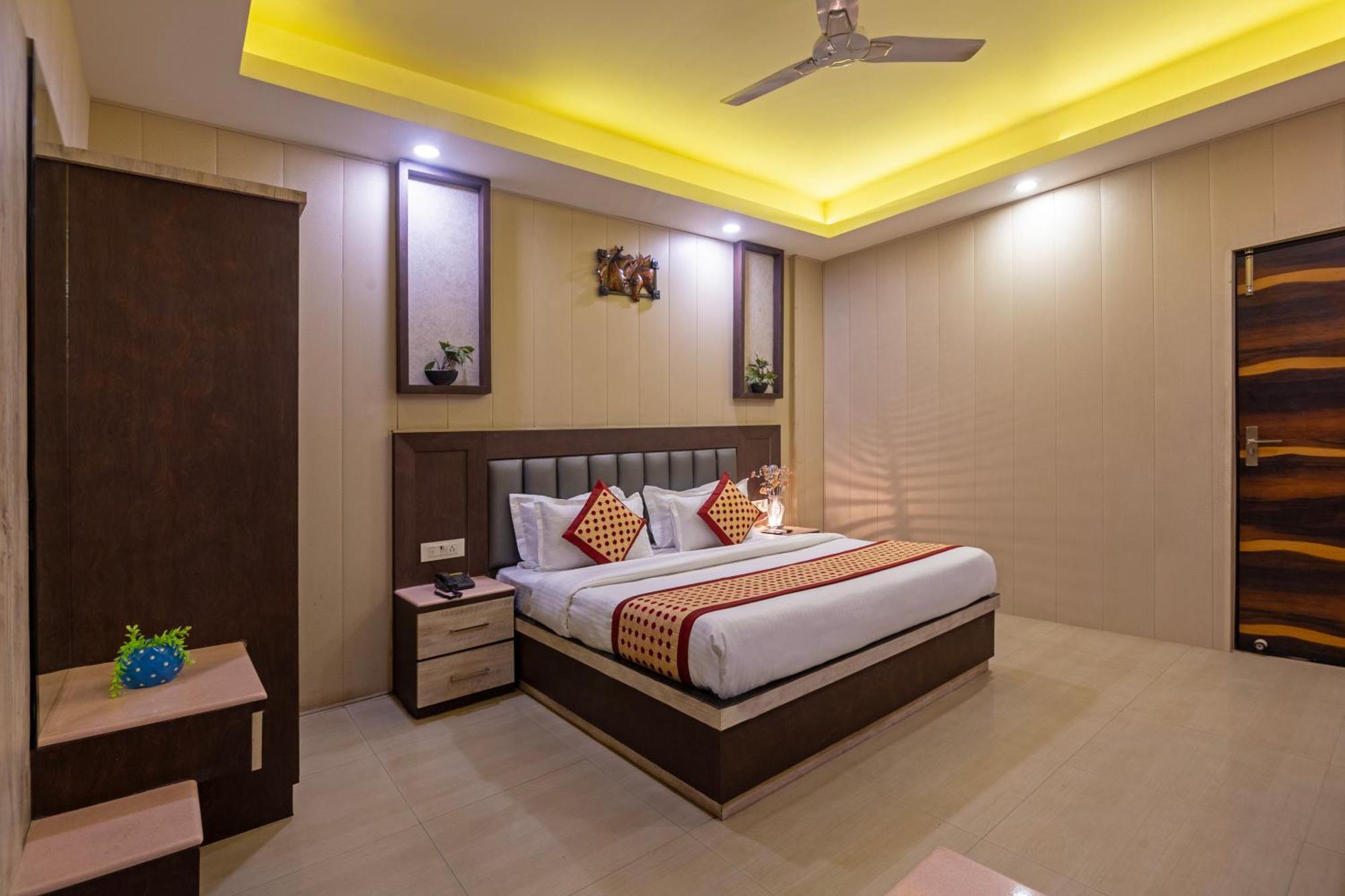 Hotel Mahajan International, Delhi Airport Нью-Дели Экстерьер фото