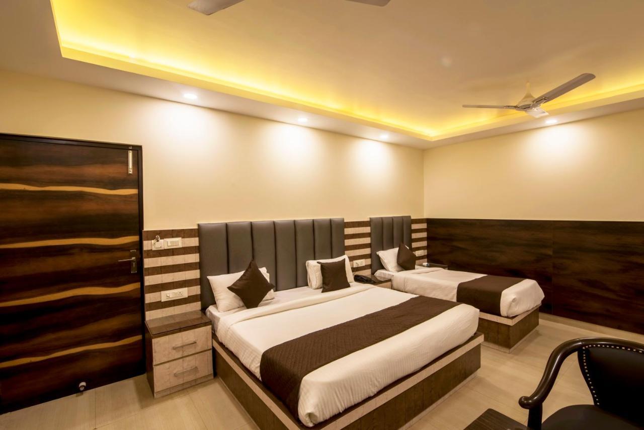 Hotel Mahajan International, Delhi Airport Нью-Дели Экстерьер фото